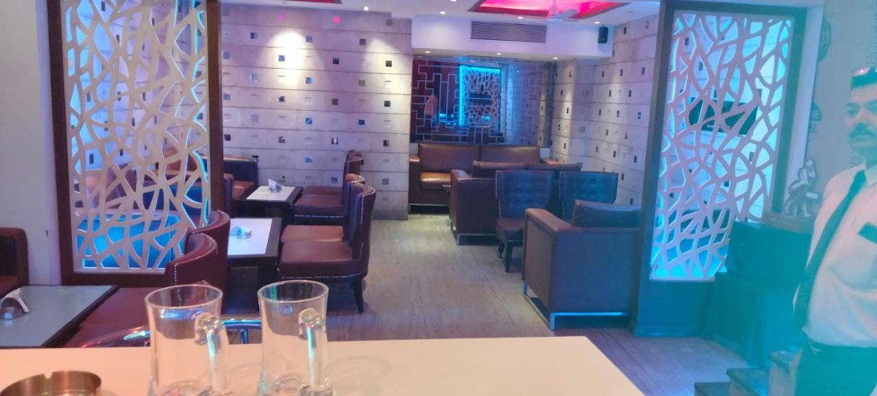 Hotel Landmark Gwalior Bagian luar foto
