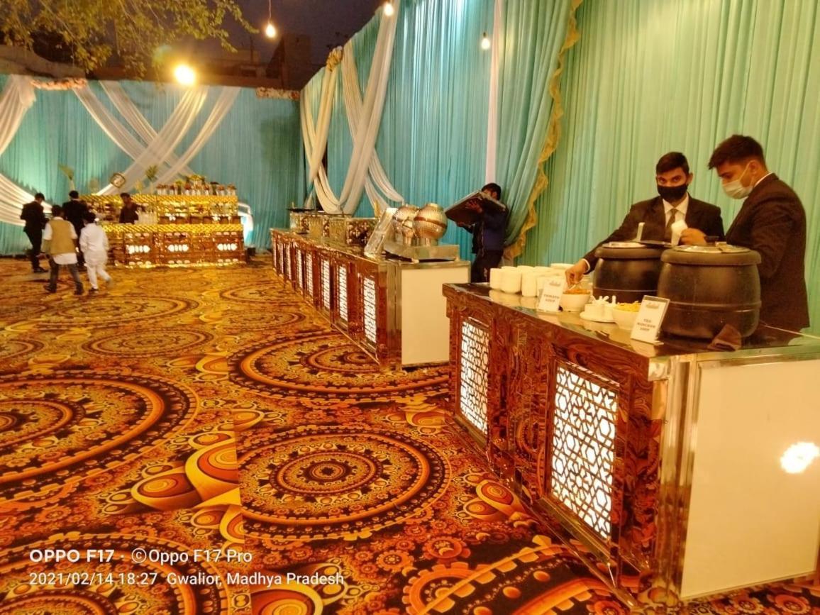 Hotel Landmark Gwalior Bagian luar foto