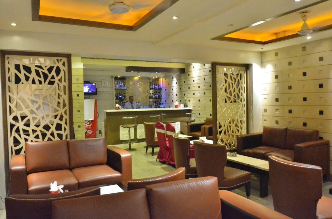 Hotel Landmark Gwalior Bagian luar foto