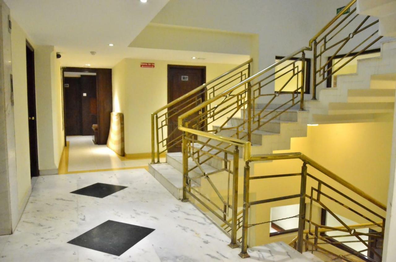 Hotel Landmark Gwalior Bagian luar foto