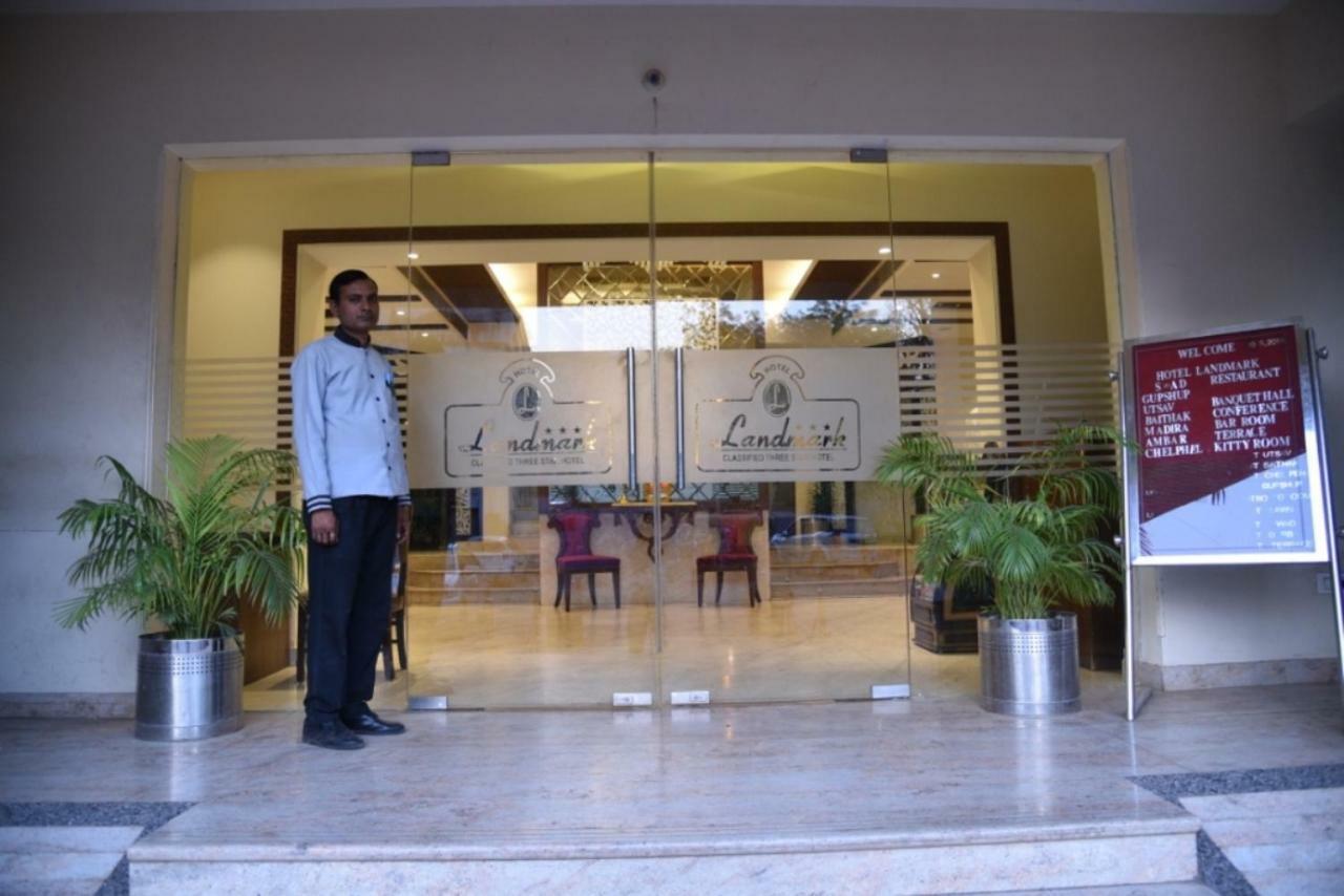 Hotel Landmark Gwalior Bagian luar foto
